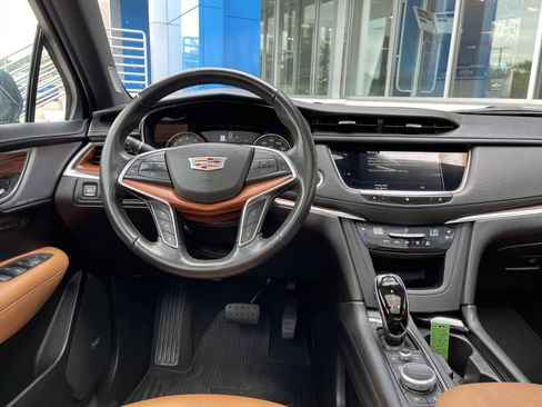 Used 2021 Cadillac XT5 Premium Luxury w/ LPO, Floor Liner Package AWD/4WD image 19