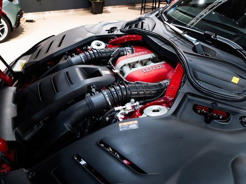 Used 2023 Ferrari Purosangue image 18