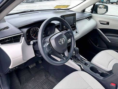 Used 2022 Toyota Corolla Cross L image 8