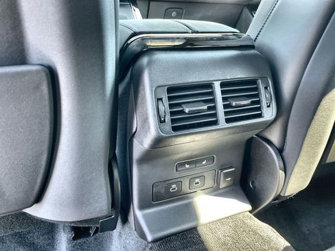 Used 2025 Land Rover Range Rover Velar Dynamic HSE image 16