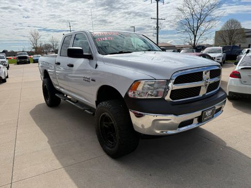 Used 2017 RAM 1500 ST w/ SXT Appearance Group AWD/4WD image 2