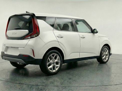 Used 2025 Kia Soul LX w/ LX Technology Package image 9