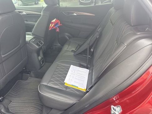 Used 2023 Buick Envision Avenir image 30