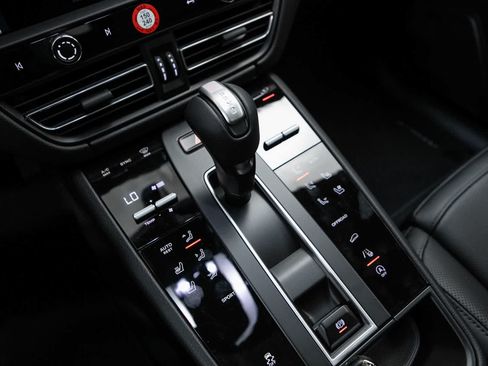 New 2026 Porsche Macan AWD/4WD image 27