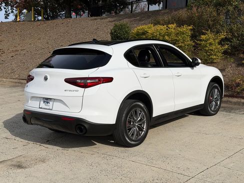 Used 2022 Alfa Romeo Stelvio Sprint image 3