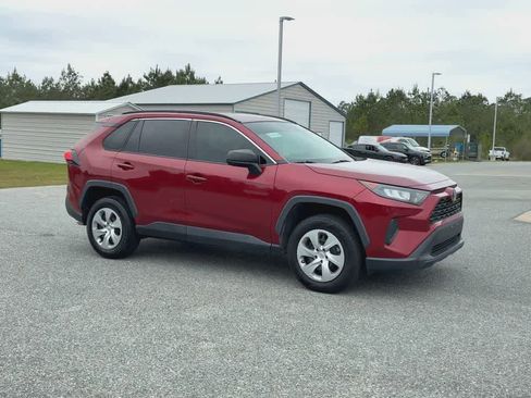 Used 2021 Toyota RAV4 LE image 2
