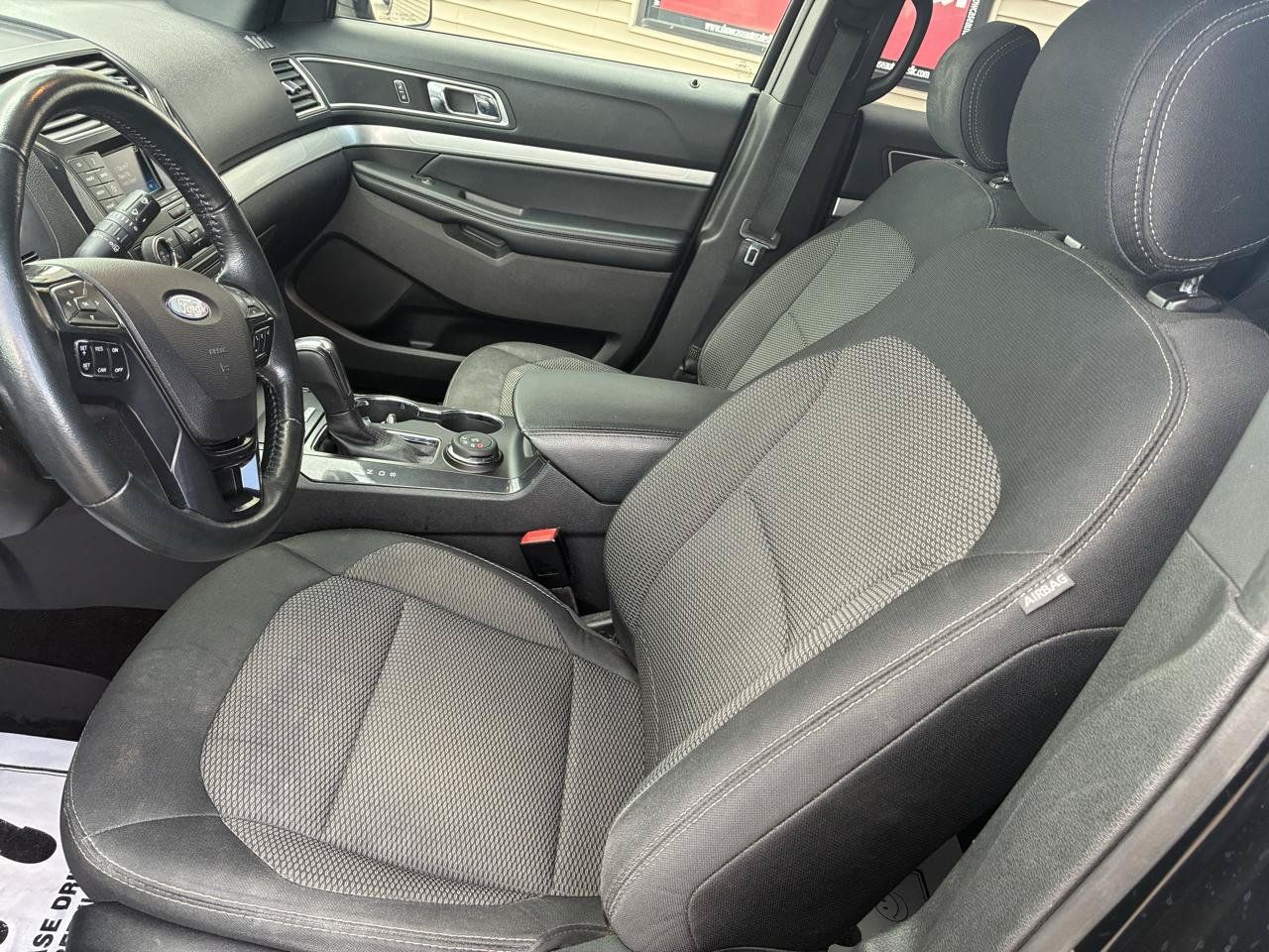 Used 2017 Ford Explorer XLT AWD/4WD image 14
