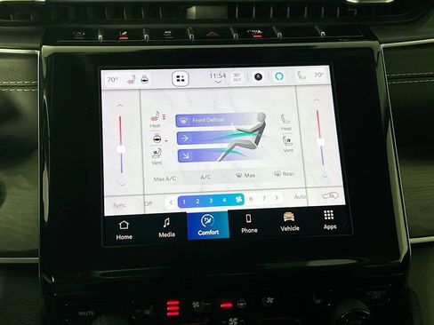 Used 2022 Jeep Grand Cherokee Limited w/ Luxury Tech Group II image 16