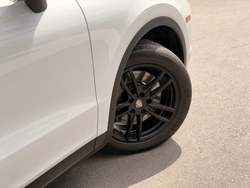 Used 2020 Porsche Cayenne S AWD/4WD image 18