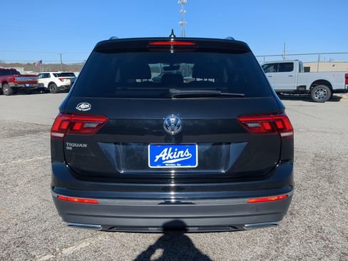 Used 2021 Volkswagen Tiguan SE image 4