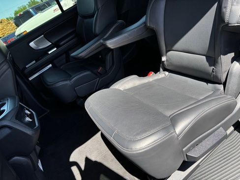 Used 2025 Ford Expedition Platinum AWD/4WD image 24