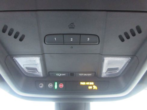 Used 2023 Buick Enclave Essence image 30