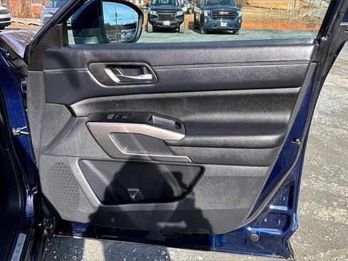 Used 2023 Nissan Pathfinder Platinum image 21