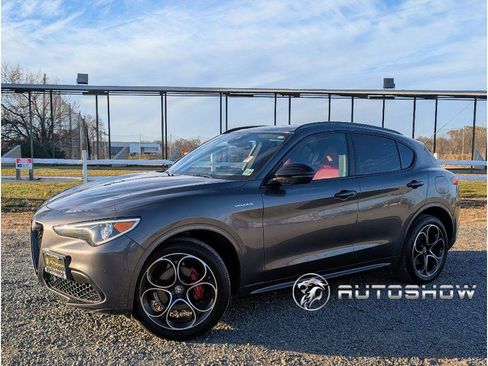 Used 2022 Alfa Romeo Stelvio Veloce image 1