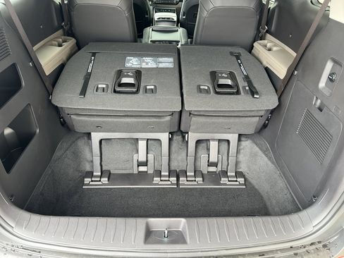 New 2026 Kia Carnival EX image 16