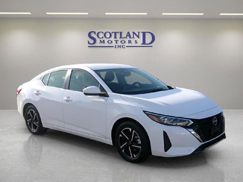 Used 2025 Nissan Sentra SV FWD image 4