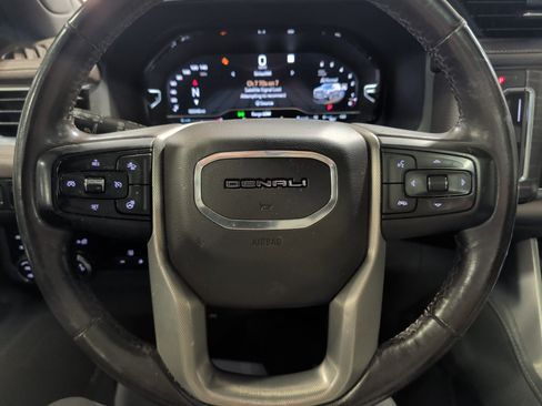 Used 2022 GMC Yukon XL Denali w/ Denali Ultimate Package AWD/4WD image 13