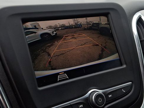 Used 2021 Chevrolet Equinox LT image 17