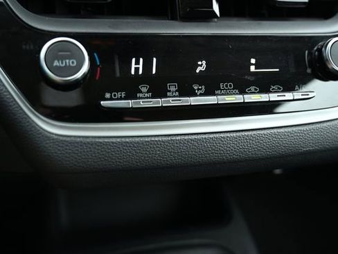 Used 2023 Toyota Corolla LE image 29