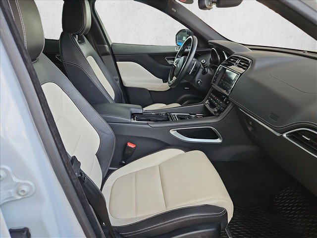Used 2018 Jaguar F-PACE R-Sport AWD/4WD image 17