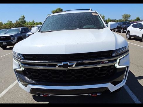 Used 2022 Chevrolet Tahoe Z71 w/ Luxury Package AWD/4WD image 5