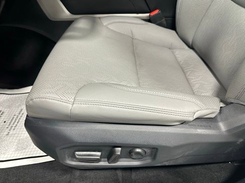 Used 2025 Toyota Tundra Limited image 14