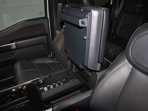 Used 2025 Ford F150 Platinum image 24