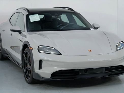 Used 2025 Porsche Taycan 4S w/ Premium Package image 59