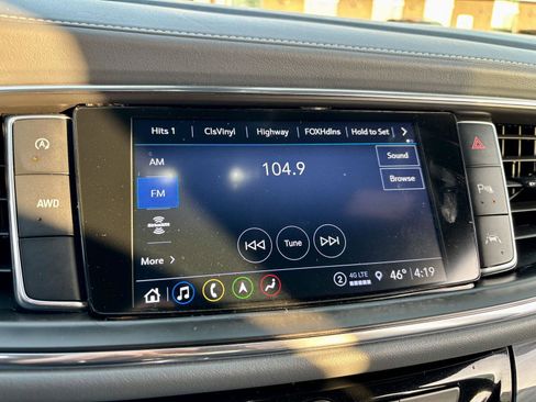 Used 2022 Buick Enclave Premium AWD/4WD image 43