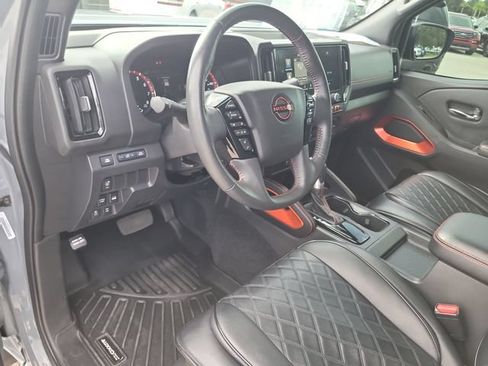 Used 2025 Nissan Frontier PRO-4X w/ Tow Package AWD/4WD image 18