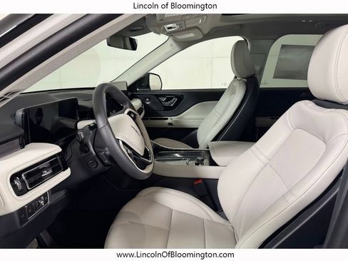New 2026 Lincoln Aviator AWD image 18