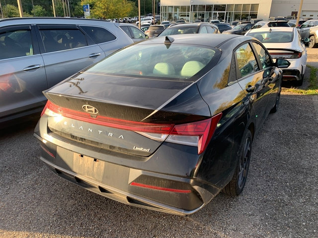 Used 2025 Hyundai Elantra Limited FWD image 4