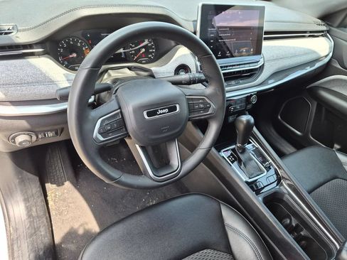 Used 2024 Jeep Compass Latitude AWD/4WD image 12