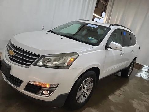 Used 2016 Chevrolet Traverse LT image 1