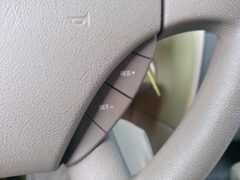 Used 2006 Buick LaCrosse CX image 40