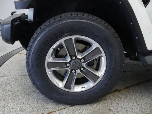 Used 2021 Jeep Wrangler Unlimited Sahara AWD/4WD image 11