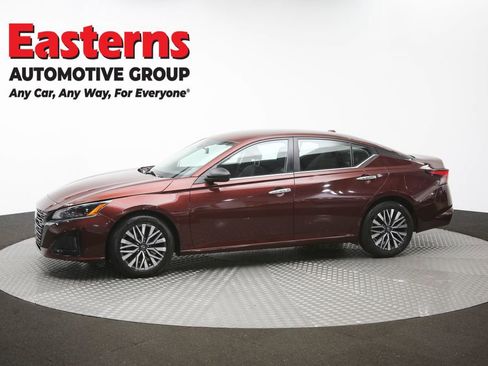 Used 2024 Nissan Altima 2.5 SV FWD image 58