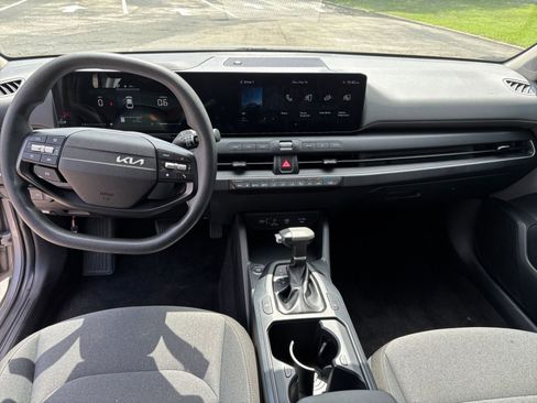 Used 2025 Kia K4 FWD image 28