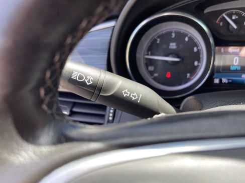 Used 2020 Buick Envision Essence FWD image 21