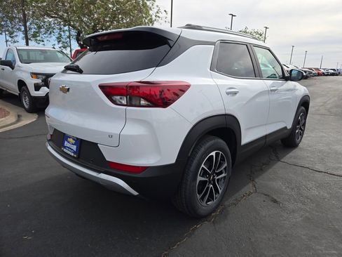 New 2026 Chevrolet TrailBlazer LT w/ Convenience Package FWD image 4