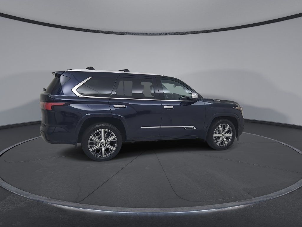 Used 2023 Toyota Sequoia Capstone AWD/4WD image 18