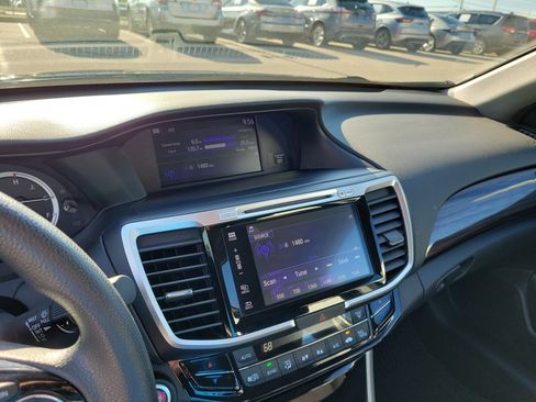 Used 2016 Honda Accord EX image 27