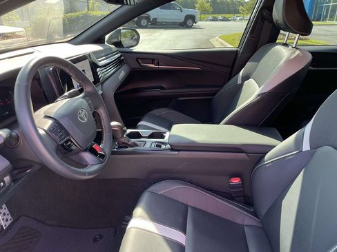 Used 2025 Toyota Camry SE w/ Convenience Package FWD image 19