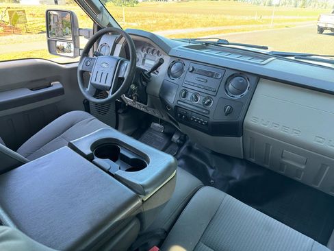 Used 2010 Ford F550 4x4 Crew Cab Super Duty image 24