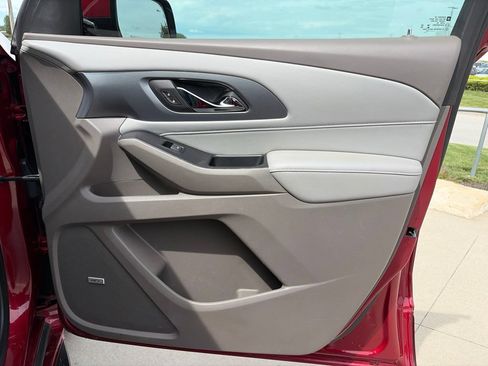 Used 2019 Chevrolet Traverse Premier w/ Driver Confidence II Package FWD image 27