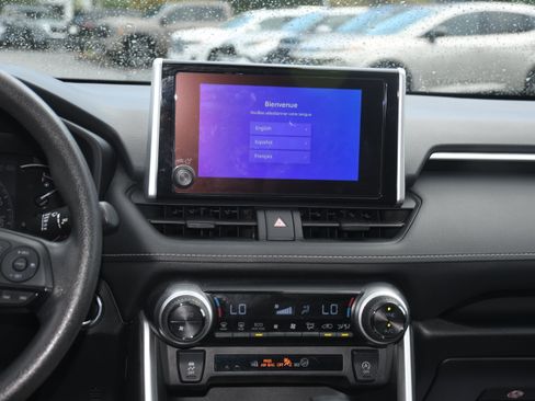 Used 2024 Toyota RAV4 XLE w/ Convenience Package FWD image 16