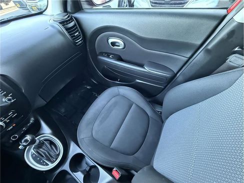 Used 2019 Kia Soul + image 9