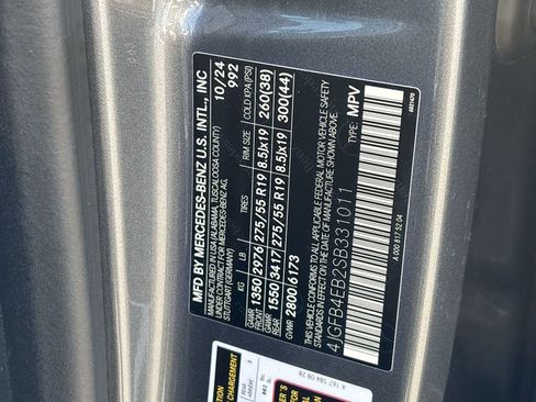 Used 2025 Mercedes-Benz GLE 350 4MATIC image 34