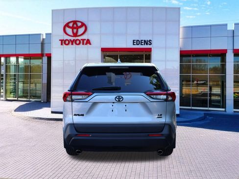 Certified 2025 Toyota RAV4 LE AWD/4WD image 4