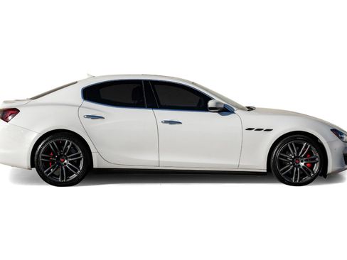 Used 2019 Maserati Ghibli S image 7
